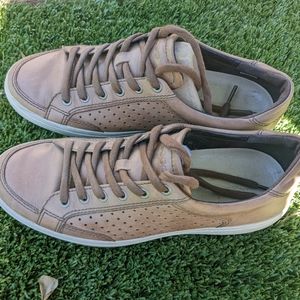 Men's Ecco Leather Sneaker size 42 (US 9)